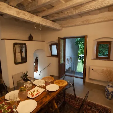 Vestonicka Moruse Country house *